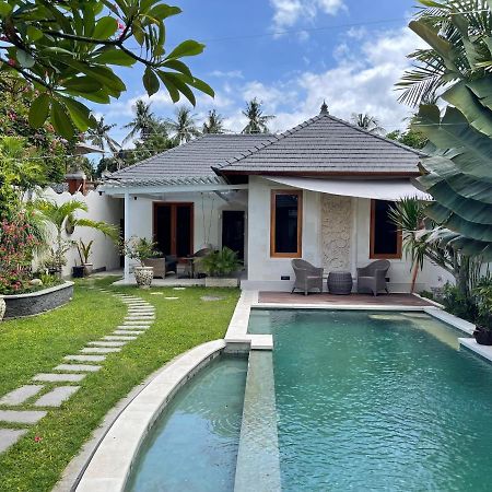 Villa Casa Shanti Deluxe โลวินา ภายนอก รูปภาพ