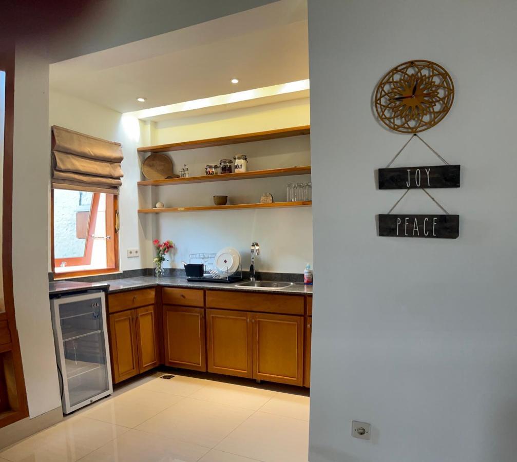 Villa Casa Shanti Deluxe โลวินา ภายนอก รูปภาพ