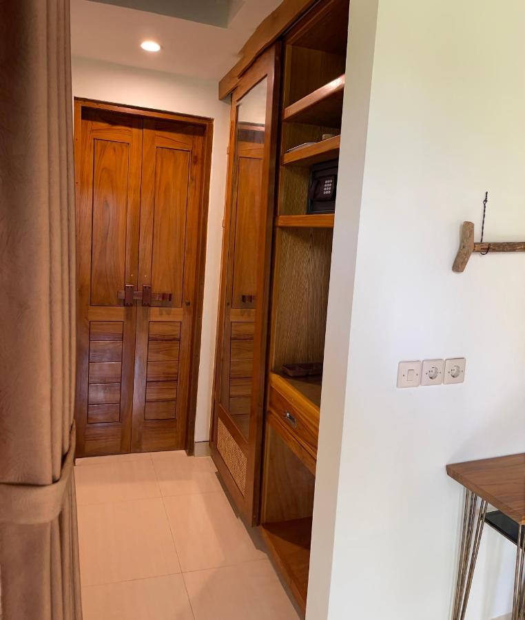 Villa Casa Shanti Deluxe โลวินา ภายนอก รูปภาพ